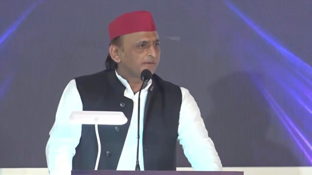 प्रयागराज से अखिलेश यादव का 2027 मिशन: फर्जी मुठभेड़ों की जांच, केजी से पीजी तक मुफ्त शिक्षा और रोजगार पर बड़े वादे