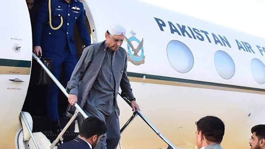 President Zardari arrives in London 'for medical check-up'