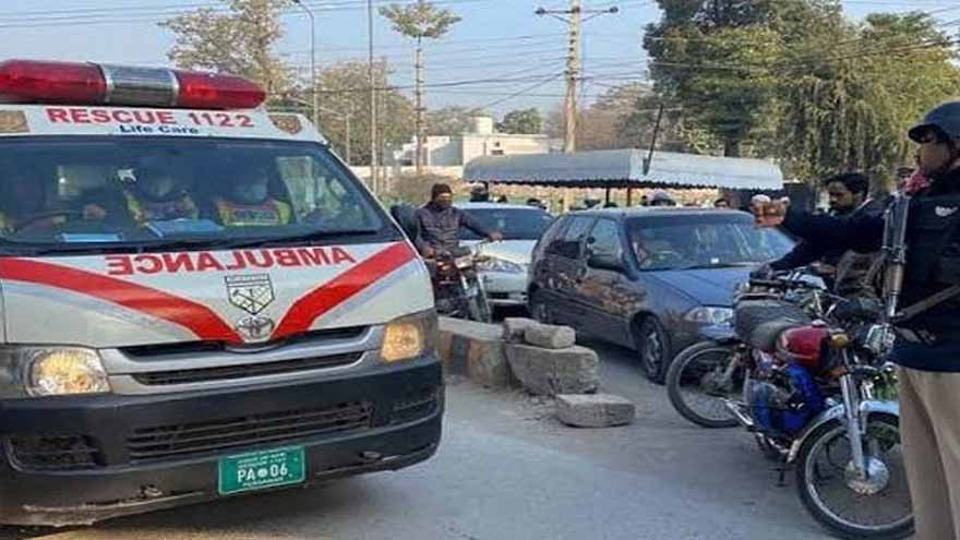 The wounded policemen were taken to a hospital for medical treatment
