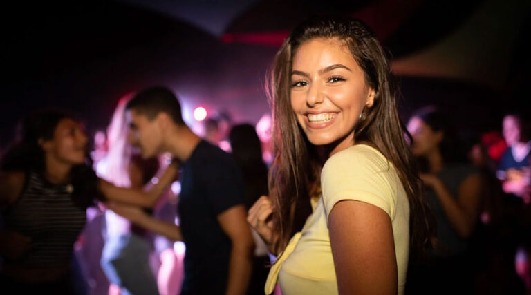  मनोरंजन