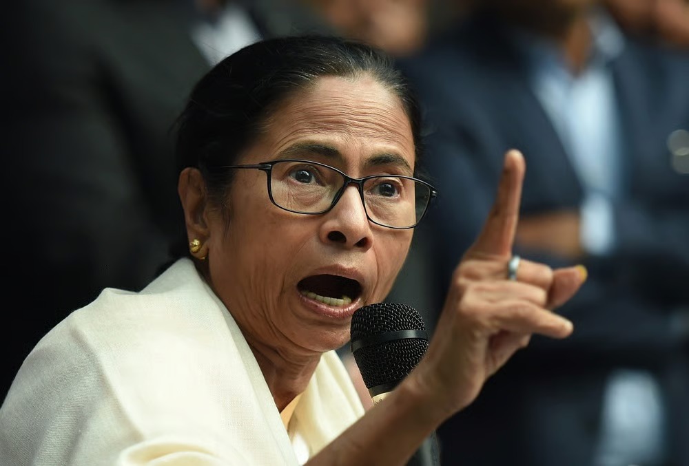 Mamta Baner: देश में हालात युद्ध जैसे, केंद्र ले सख्त कदम”