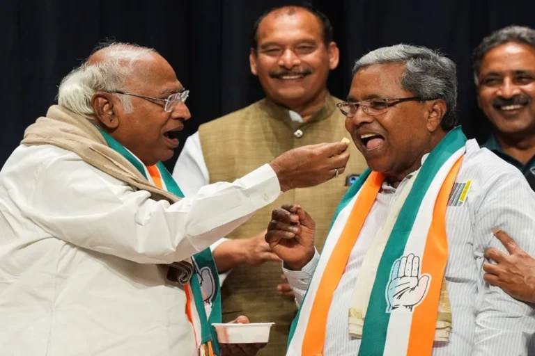  पॉलिटिक्स