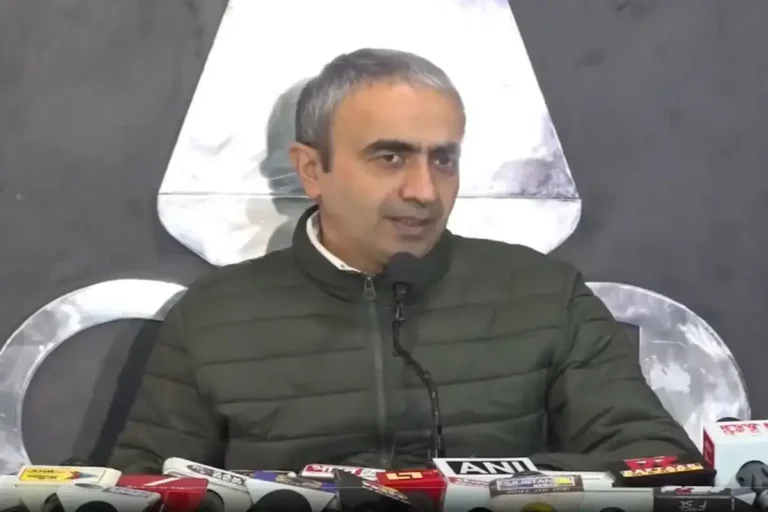  पॉलिटिक्स