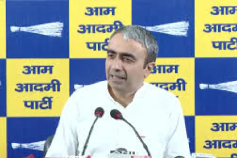  पॉलिटिक्स