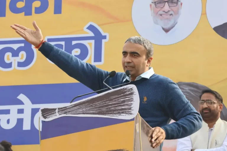  पॉलिटिक्स