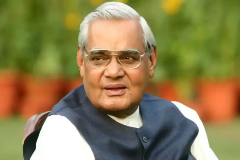  पॉलिटिक्स