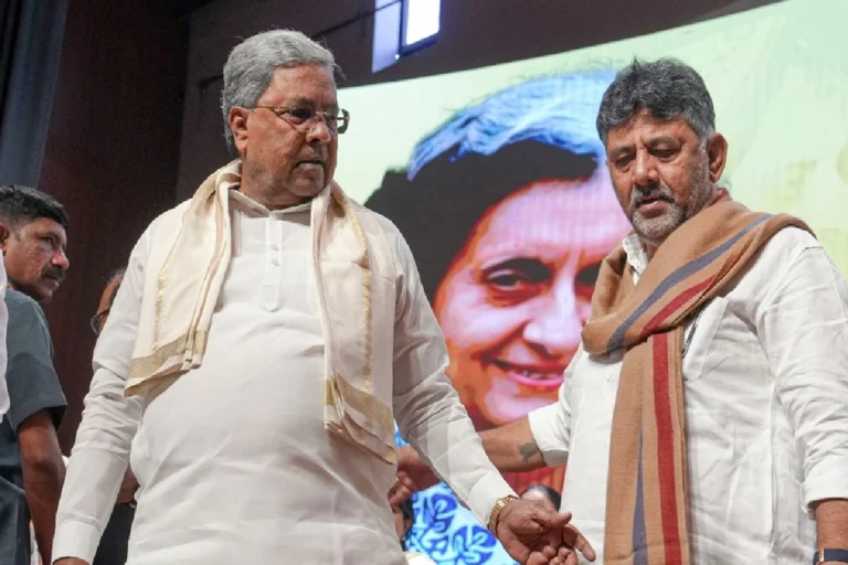  पॉलिटिक्स