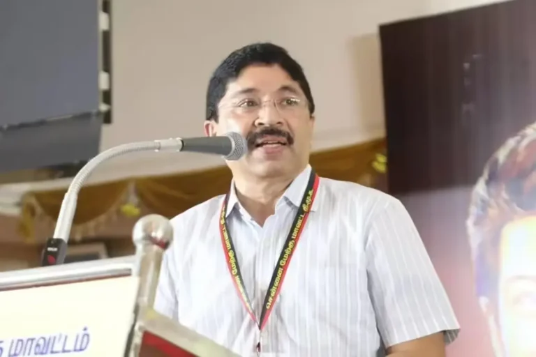  पॉलिटिक्स